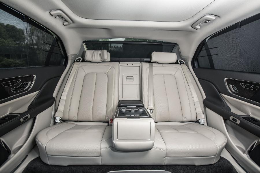 Интерьер Lincoln Continental 3.0T AWD 2016 года  (CN) (фото 2 из 40)